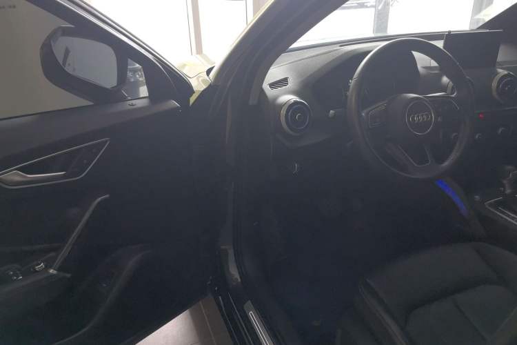 Used Audi Q2L 2022 35 TFSI Fashion Dynamic Model Interior 2