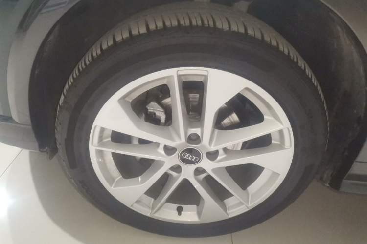 Used Audi Q2L 2022 35 TFSI Luxury Prestige Edition Left Front Wheel Hub