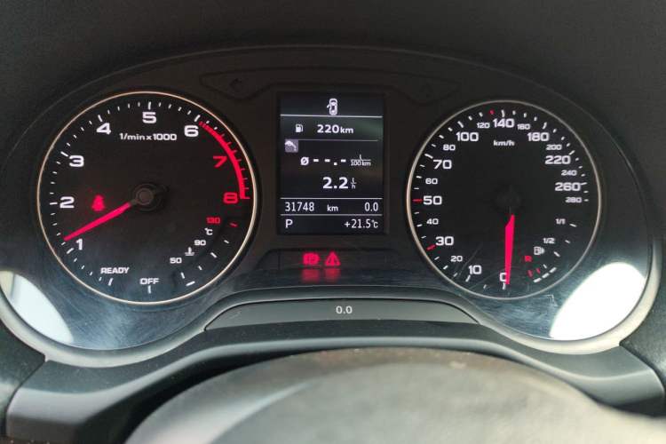 Used Audi Q2L 2022 35 TFSI Progressive Dynamic Edition Odometer Close Up