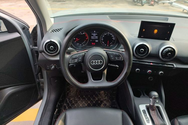 Used Audi Q2L 2022 35 TFSI Progressive Dynamic Edition Steering Wheel