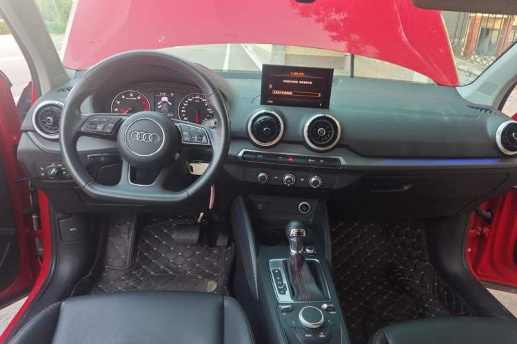 Used Audi Q2L 2022 35 TFSI Advanced Style Edition Center Console