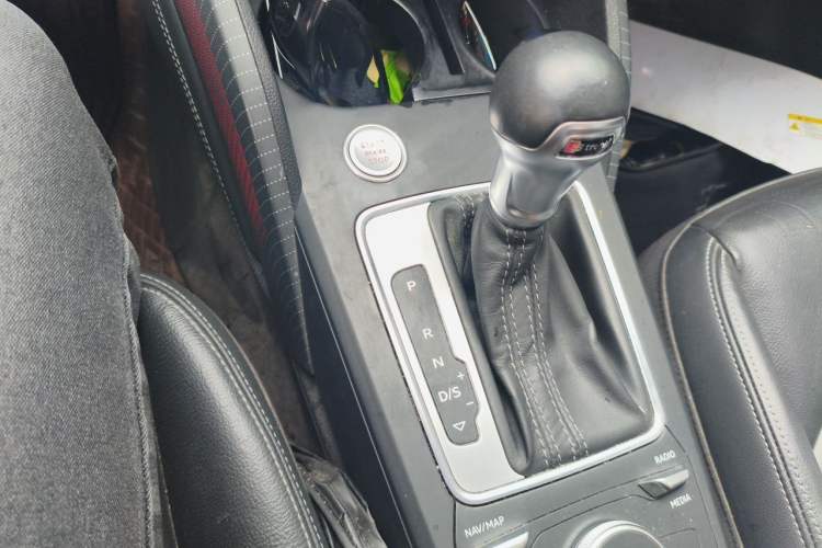 Used Audi Q2L 2022 35 TFSI Advanced Style Edition Gear Lever