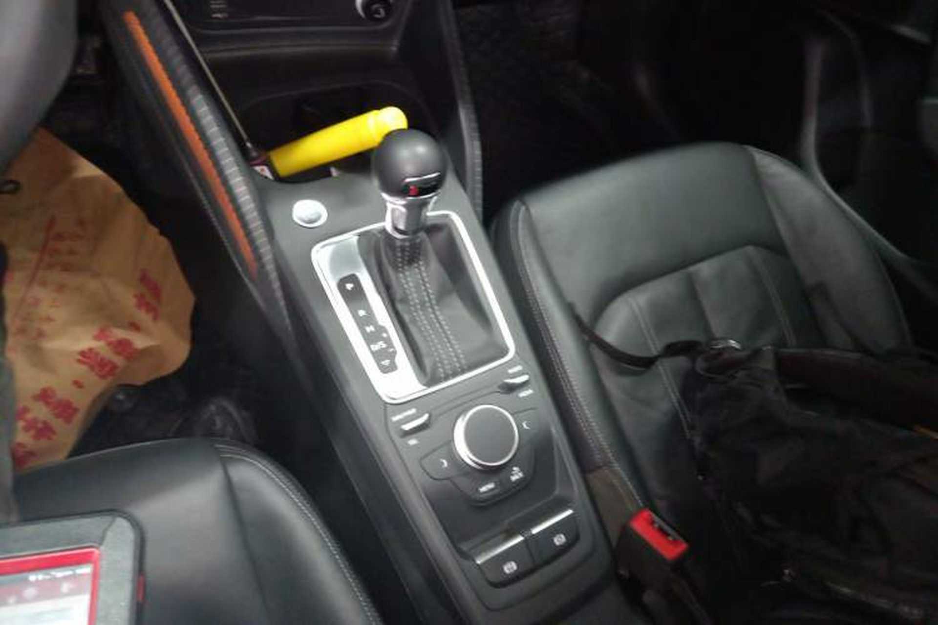 Used Audi Q2L 2022 35 TFSI Fashion Dynamic Model Gear Lever