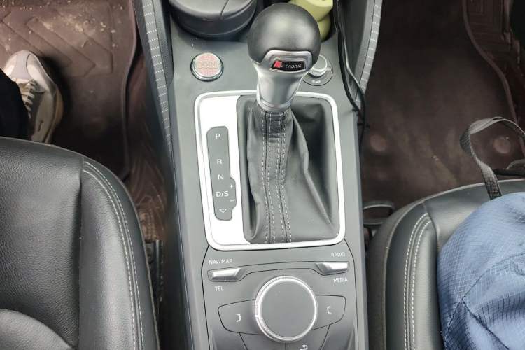 Used Audi Q2L 2022 35 TFSI Advanced Style Edition Gear Lever