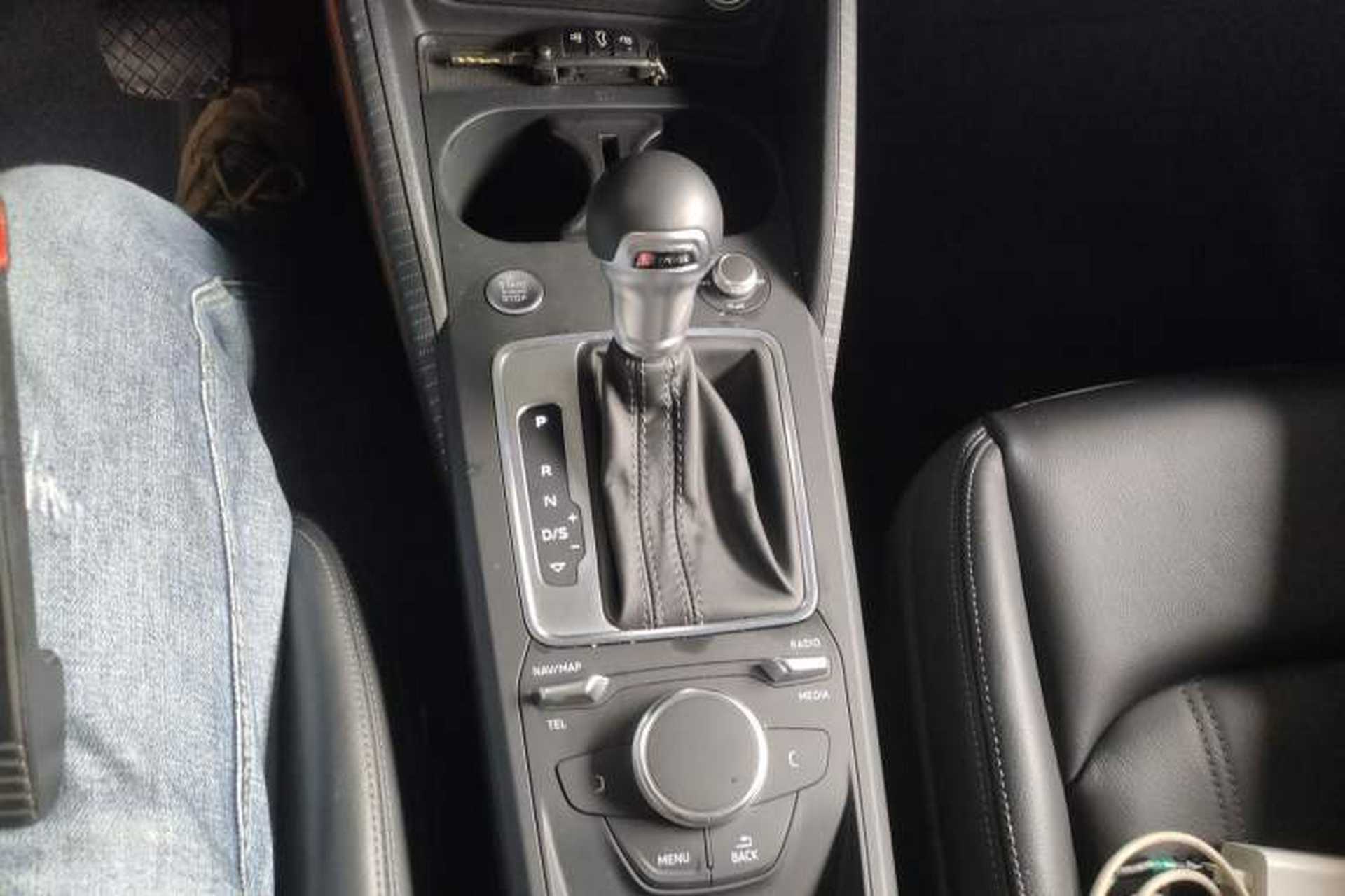 Used Audi Q2L 2022 35 TFSI Fashion Dynamic Model Gear Lever