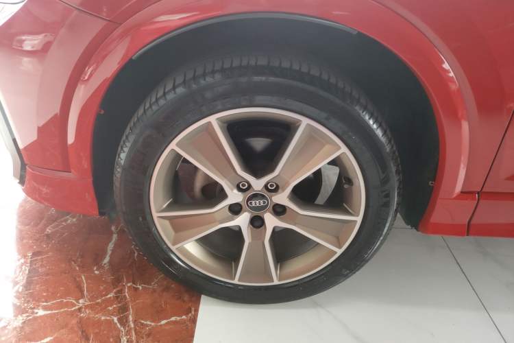 Used Audi Q2L 2022 35 TFSI Fashion Dynamic Model Left Front Wheel Hub