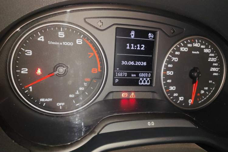 Used Audi Q2L 2022 35 TFSI Fashion Dynamic Model Odometer Close Up