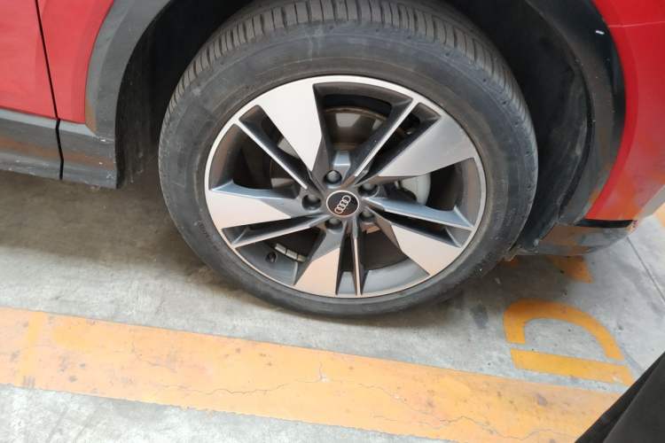Used Audi Q2L 2022 35 TFSI Fashionable and Elegant Model Right Front Wheel Hub