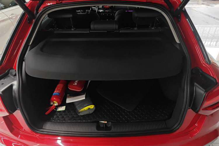 Used Audi Q2L 2022 35 TFSI Fashionable and Elegant Model Trunk