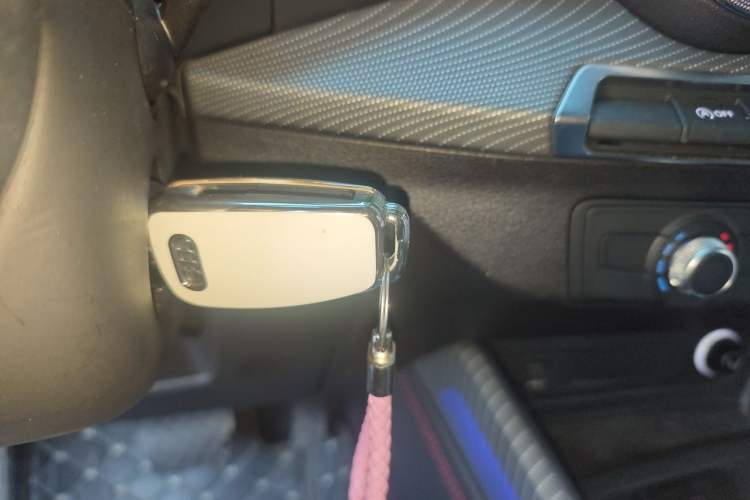 Used Audi Q2L 2022 35 TFSI Advanced Style Edition Vehicle Key