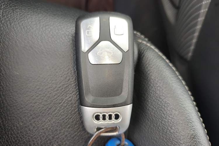 Used Audi Q2L 2022 35 TFSI Advanced Style Edition Vehicle Key