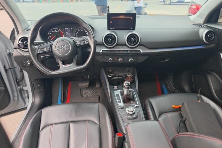 Used Audi Q2L 2022 35 TFSI Progressive Dynamic Edition Center Console