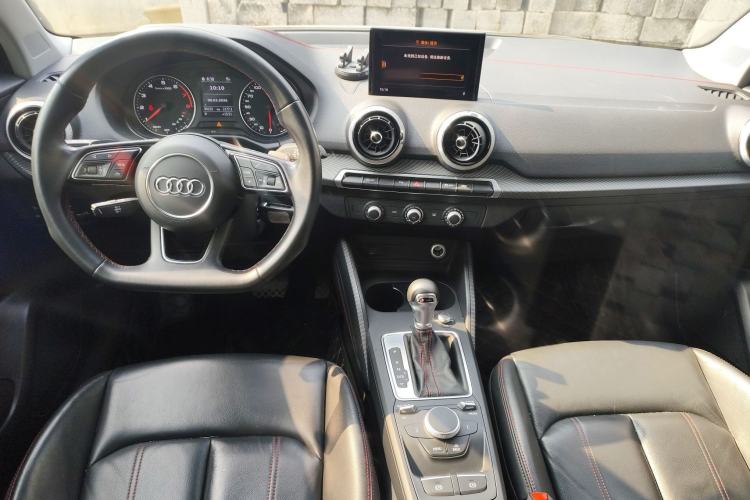 Used Audi Q2L 2022 35 TFSI Progressive Dynamic Edition Center Console