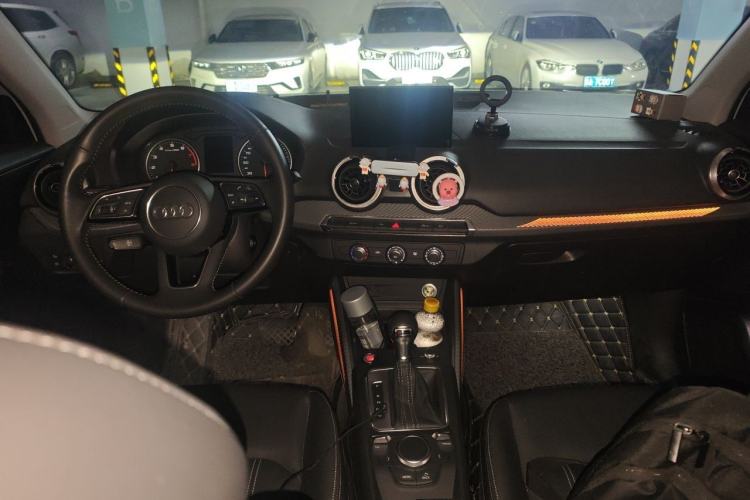 Used Audi Q2L 2022 35 TFSI Advanced Style Edition Center Console