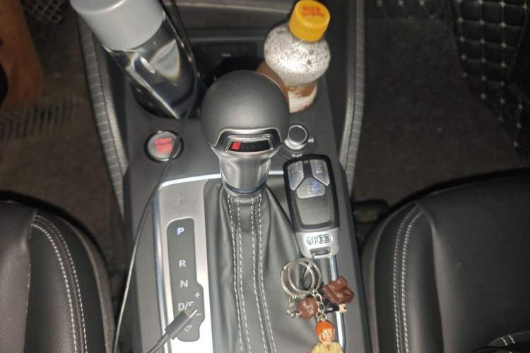 Used Audi Q2L 2022 35 TFSI Advanced Style Edition Gear Lever
