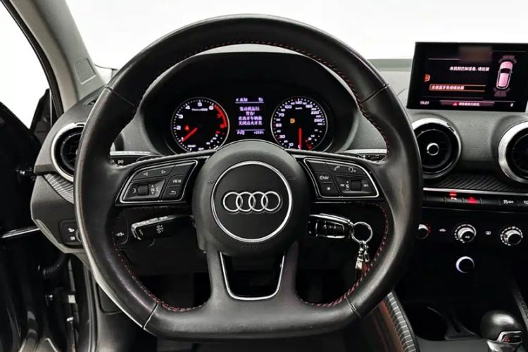 Used Audi Q2L 2022 35 TFSI Progressive Dynamic Edition Interior 8
