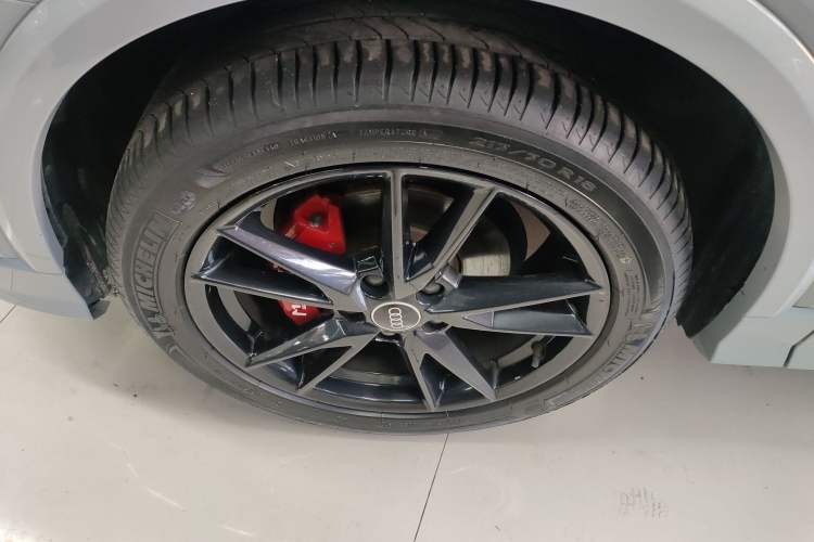 Used Audi Q2L 2022 35 TFSI Progressive Dynamic Edition Left Front Wheel Hub