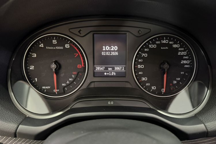 Used Audi Q2L 2022 35 TFSI Fashionable and Elegant Model Odometer Close Up