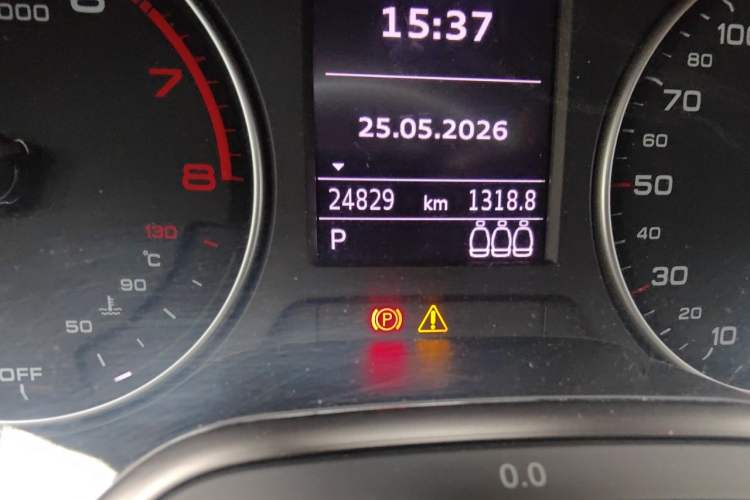 Used Audi Q2L 2022 35 TFSI Progressive Dynamic Edition Odometer Close Up