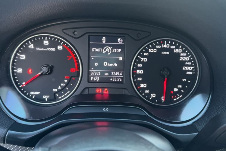 Used Audi Q2L 2022 35 TFSI Fashion Dynamic Model Odometer Close Up