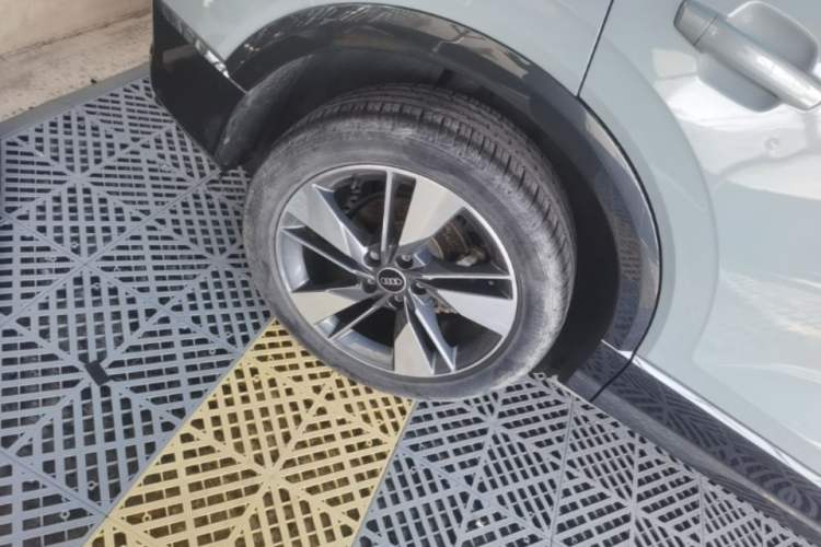 Used Audi Q2L 2022 35 TFSI Fashionable and Elegant Model Right Rear Wheel Hub