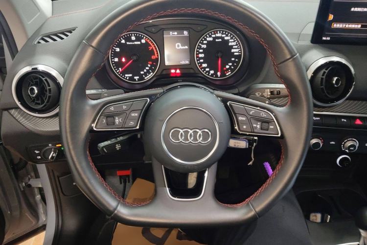 Used Audi Q2L 2022 35 TFSI Progressive Dynamic Edition Steering Wheel