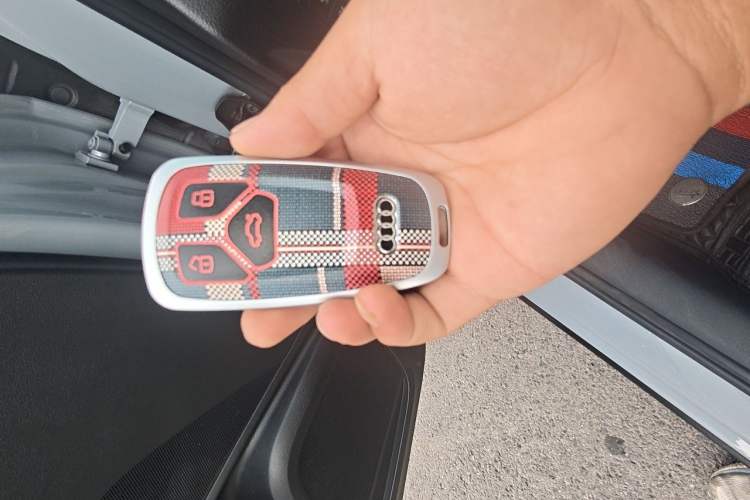 Used Audi Q2L 2022 35 TFSI Progressive Dynamic Edition Vehicle Key
