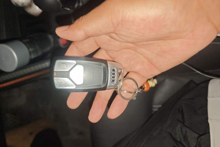 Used Audi Q2L 2022 35 TFSI Advanced Style Edition Vehicle Key