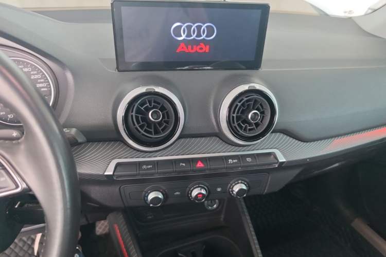 Used Audi Q2L 2022 35 TFSI Advanced Style Edition Audio And AC Panel