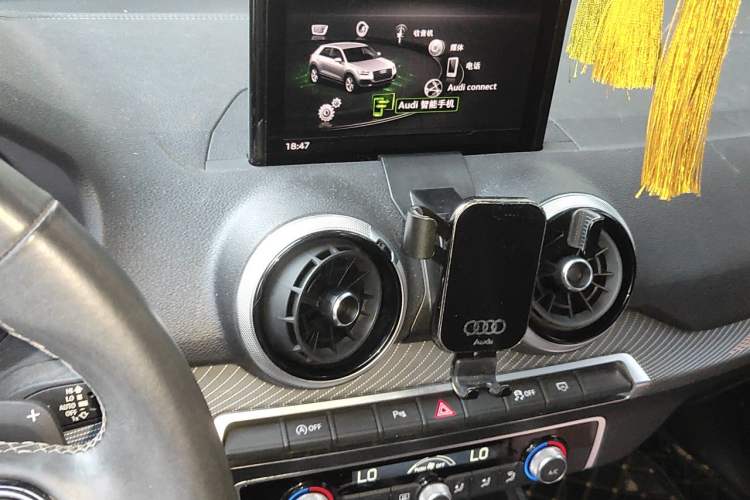 Used Audi Q2L 2022 35 TFSI Fashionable and Elegant Model Audio And AC Panel