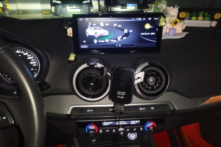 Used Audi Q2L 2022 35 TFSI Advanced Style Edition Audio And AC Panel