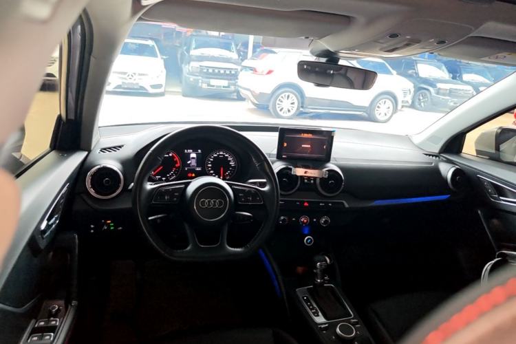 Used Audi Q2L 2022 35 TFSI Progressive Dynamic Edition Center Console