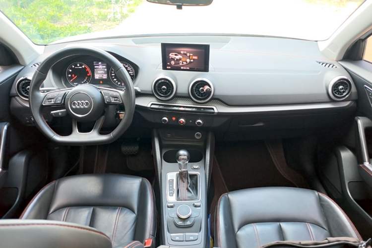 Used Audi Q2L 2022 35 TFSI Progressive Dynamic Edition Center Console