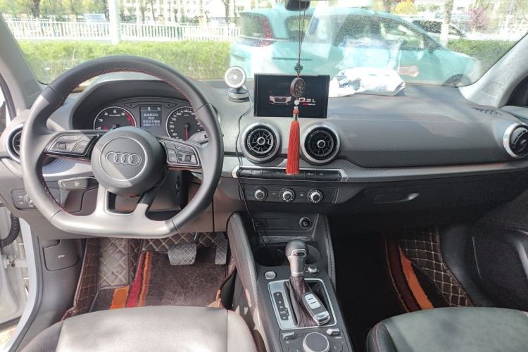 Used Audi Q2L 2022 35 TFSI Progressive Dynamic Edition Center Console