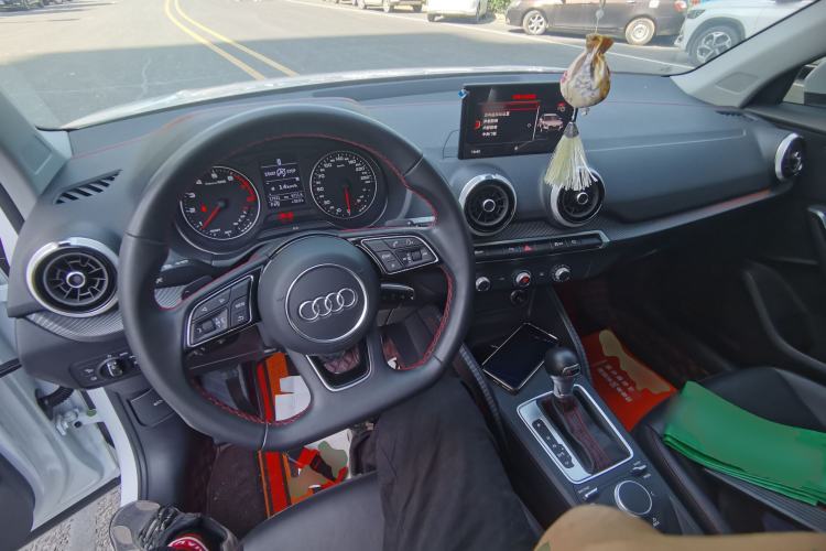 Used Audi Q2L 2022 35 TFSI Progressive Dynamic Edition Center Console