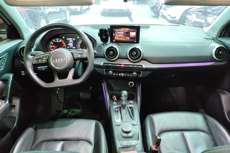 Used Audi Q2L 2022 35 TFSI Fashion Dynamic Model Center Console