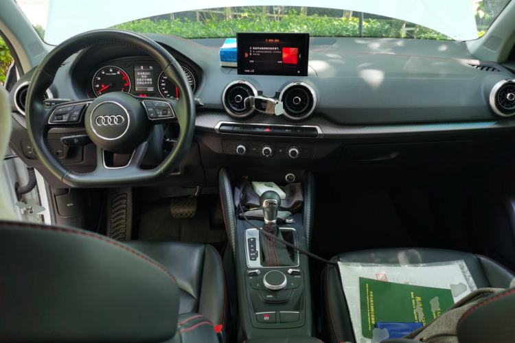 Used Audi Q2L 2022 35 TFSI Progressive Dynamic Edition Center Console