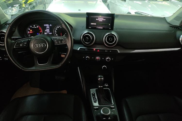 Used Audi Q2L 2022 35 TFSI Progressive Dynamic Edition Center Console