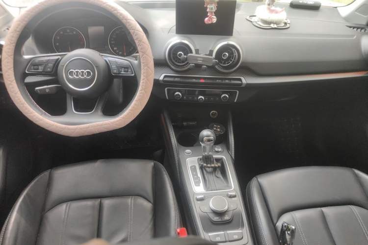 Used Audi Q2L 2022 35 TFSI Fashion Dynamic Model Center Console