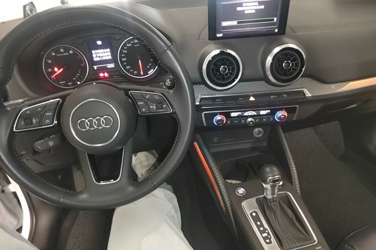 Used Audi Q2L 2022 35 TFSI Fashionable and Elegant Model Center Console