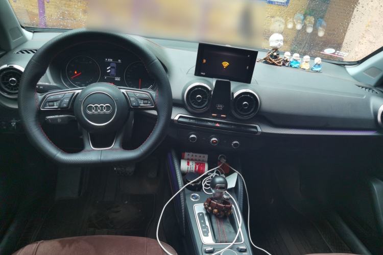 Used Audi Q2L 2022 35 TFSI Progressive Dynamic Edition Center Console