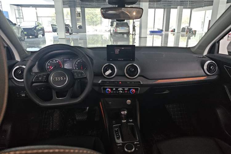 Used Audi Q2L 2022 35 TFSI Fashion Dynamic Model Center Console