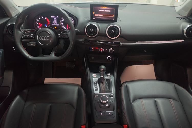 Used Audi Q2L 2022 35 TFSI Progressive Dynamic Edition Center Console