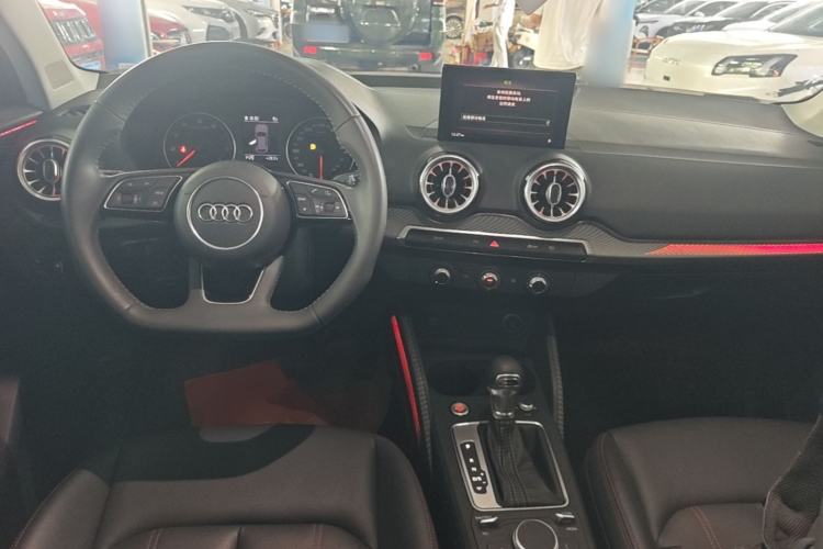 Used Audi Q2L 2022 35 TFSI Progressive Dynamic Edition Center Console