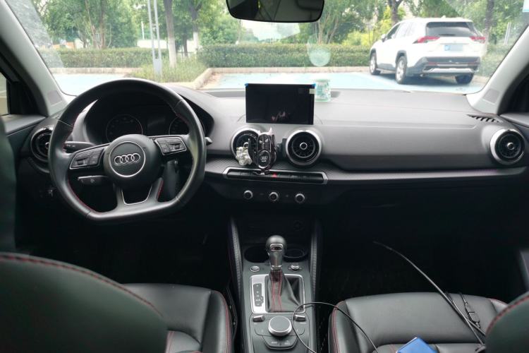 Used Audi Q2L 2022 35 TFSI Progressive Dynamic Edition Center Console