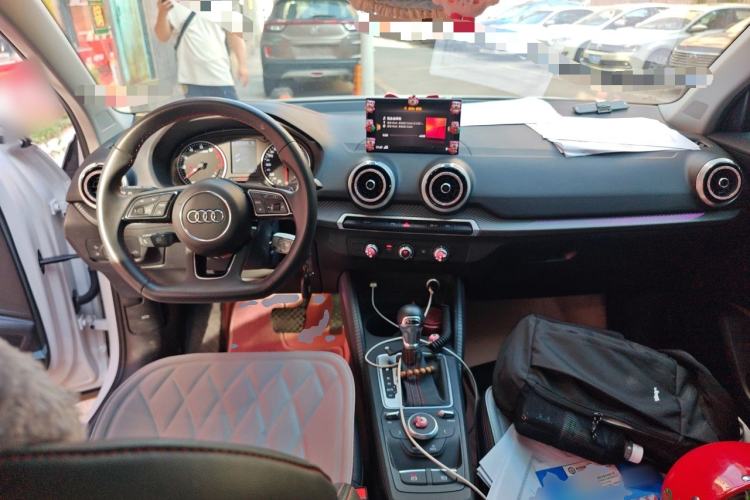 Used Audi Q2L 2022 35 TFSI Progressive Dynamic Edition Center Console