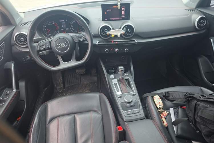 Used Audi Q2L 2022 35 TFSI Progressive Dynamic Edition Center Console