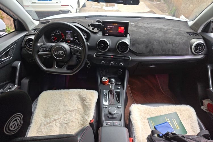 Used Audi Q2L 2022 35 TFSI Progressive Dynamic Edition Center Console