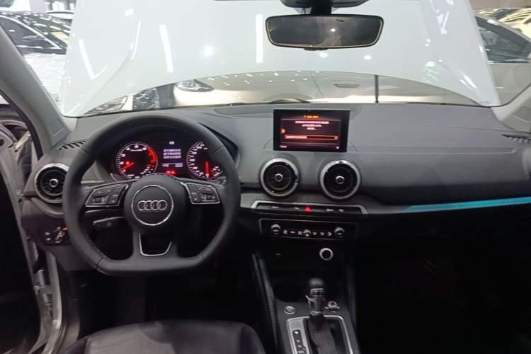 Used Audi Q2L 2022 35 TFSI Fashion Dynamic Model Center Console