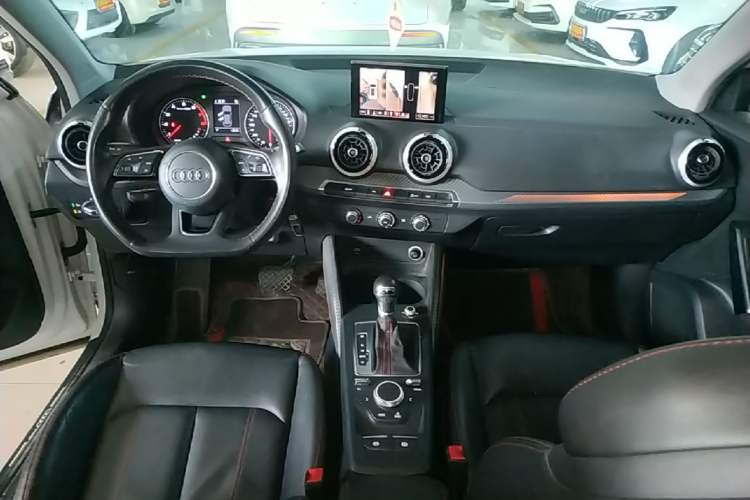 Used Audi Q2L 2022 35 TFSI Progressive Dynamic Edition Center Console